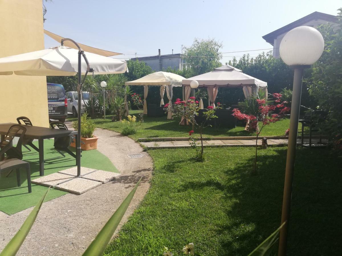 B&B Villa Rosa SantʼAntonio Abate Esterno foto